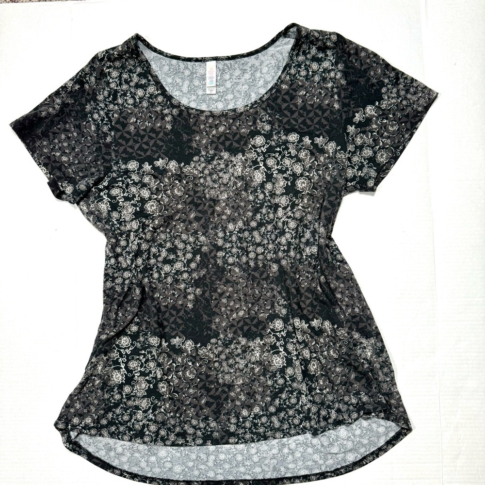 LAST CHANCE LulaRoe Classic Tee
